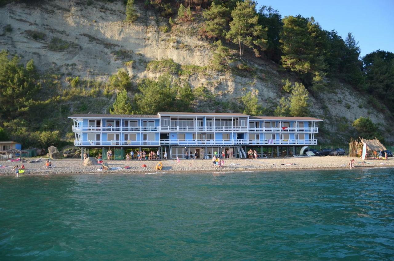 بيزوندا Captain Black Hotel المظهر الخارجي الصورة